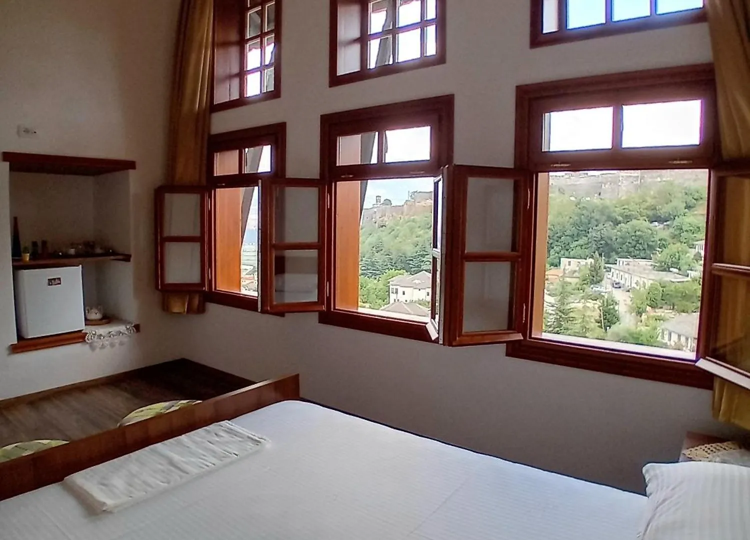 House Hotel Cela Gjirokastër 3*,